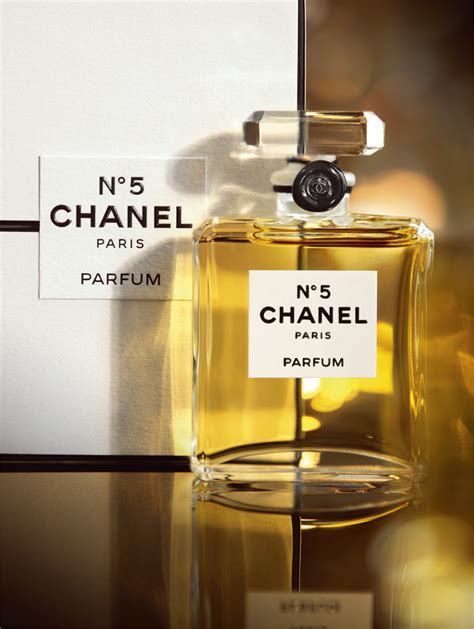 chanel no 5 içeriği|Chanel 5 eau de parfum.